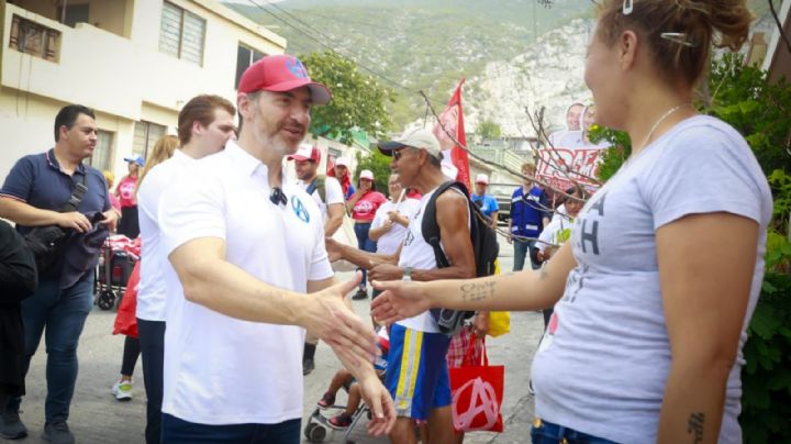 Adrián de la Garza propone mayor seguridad en colonia Las Pedreras, Monterrey