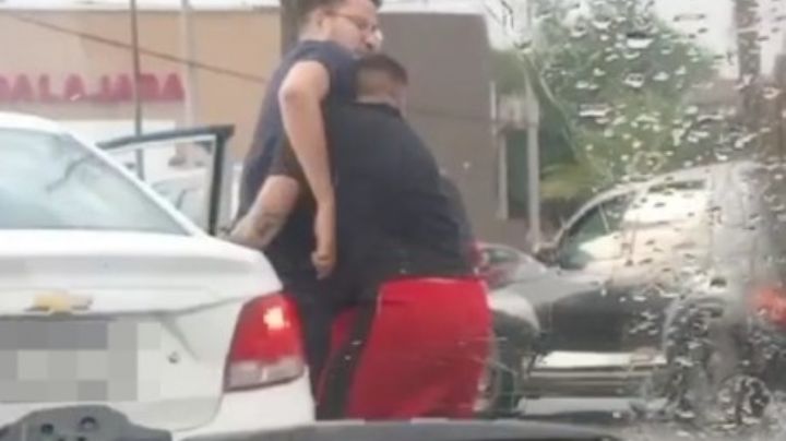 Golpean a joven en avenida Concordia: protegía a su novia, a quien enseñaba a manejar