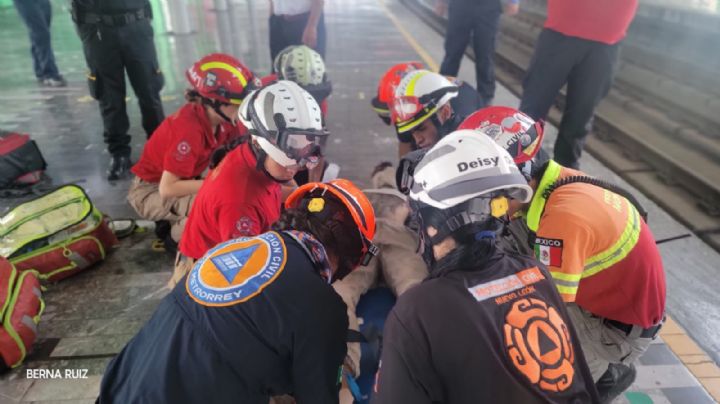 Hombre se lanza al paso del metro en la estación Cuauhtémoc