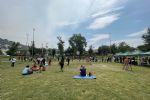 Sampetrinos acuden al parque El Capitán para presenciar el eclipse solar