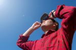 ¿Por qué algunas personas sufrieron dolores de cabeza tras ver el eclipse solar?