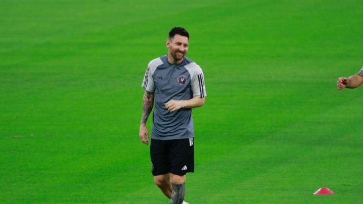 Messi entrena en el Estadio BBVA
