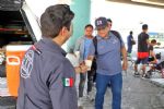 Por altas temperaturas, Protección Civil reparte bebidas hidratantes en San Pedro