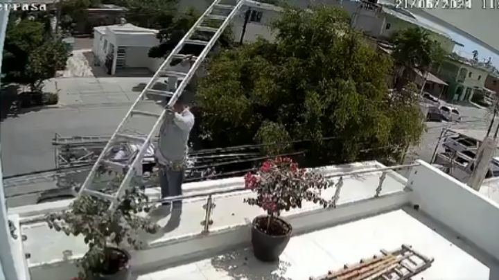 Video: Hombre arreglaba el aire acondicionado y se electrocuta en un techo de Sinaloa