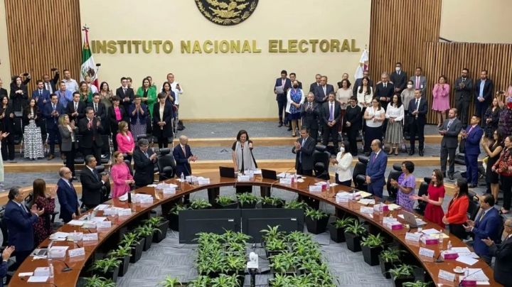 INE rechaza petición del PRD para abrir los paquetes electorales y no perder el registro