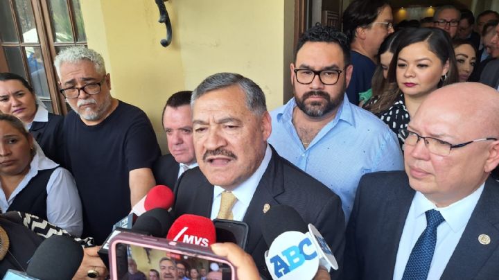 Santos Guzmán se inscribe como aspirante a segundo periodo al frente de la UANL