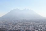 Nuevo León sufre de calor y de mala calidad del aire este miércoles
