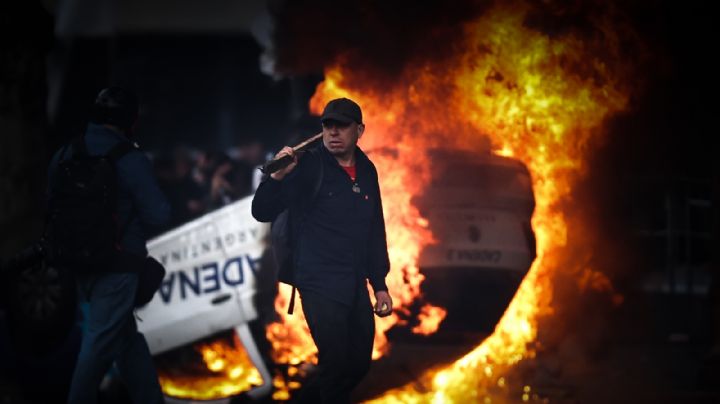 ¿Por qué en Argentina se desataron violentos disturbios?