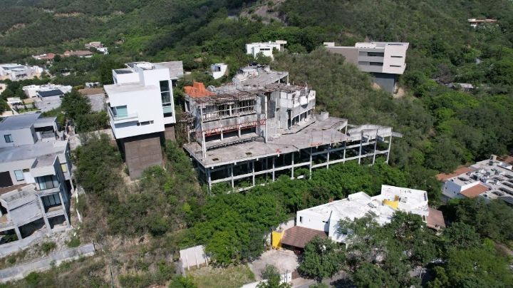 Vecinos buscan conciliar en conflicto por megapropiedad abandonada en San Pedro