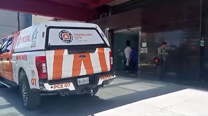 Joven se lesiona tras caerle encima una puerta de vidrio en hotel de Monterrey