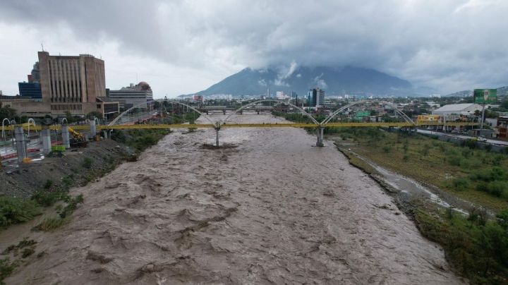 Cuadrillas vigilarán al río Santa Catarina para evitar que se use como vertedero de desechos