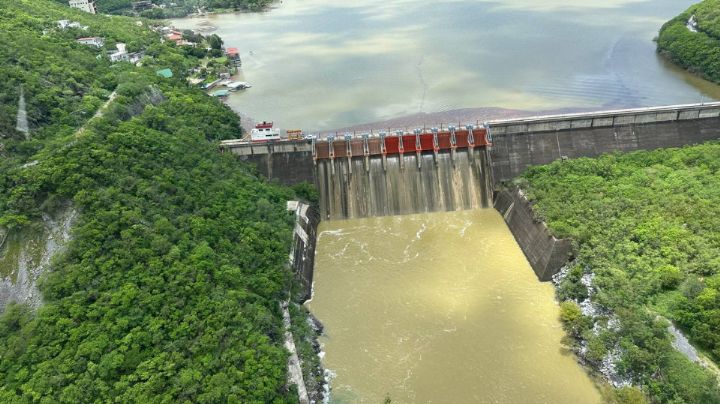 Ordenan desfogue de agua en la Presa La Boca