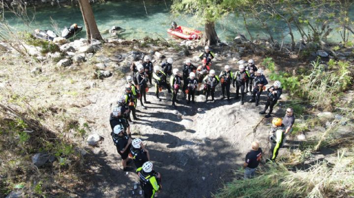 Capacitan a elementos de Protección Civil en rescate en aguas rápidas