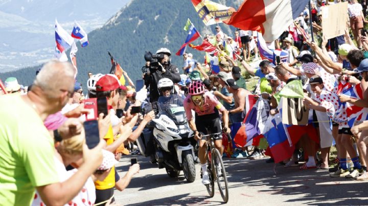 Carapaz brilla en los Alpes y conquista la etapa 17 del Tour de Francia