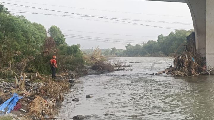 Hombre es arrastrado por la corriente del río Santa Catarina en Juárez, NL