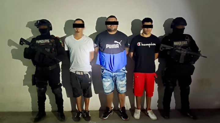 Detienen a 3 hombres con armas y droga en Monterrey
