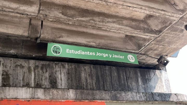 Colocan señalética en puente de Monterrey en homenaje a estudiantes del Tec asesinados