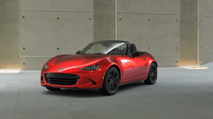 Joven pide a Mazda respetar precio de 520 pesos de un MX-5 2024