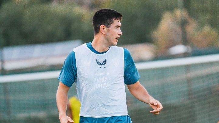 César Montes llega a Almería con sed de revancha y listo para el ascenso