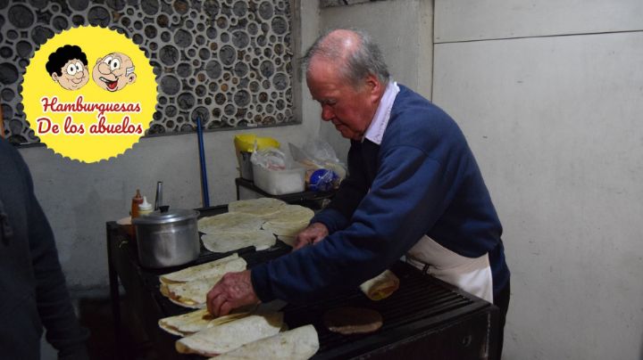 Muere don Gerardo, dueño del negocio 'Hamburguesas de los abuelos'
