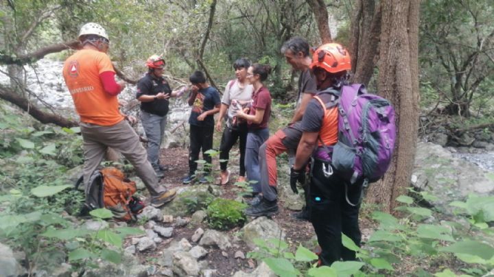 Rescatan a 4 personas en el cerro de La Silla, una de ellas es menor de edad