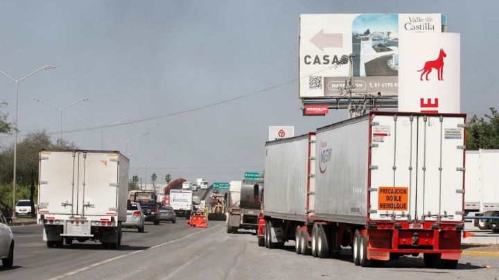 Transportistas amagan con mega bloqueo por extorsiones de Tránsito