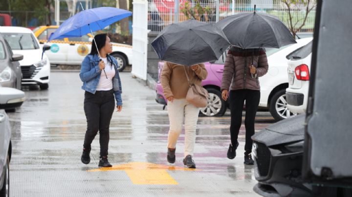 Fuerte lluvia azota la zona metropolitana de Monterrey
