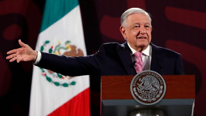 AMLO pide resguardarse del huracán Beryl; 'lo material se recupera, lo importante es la vida'