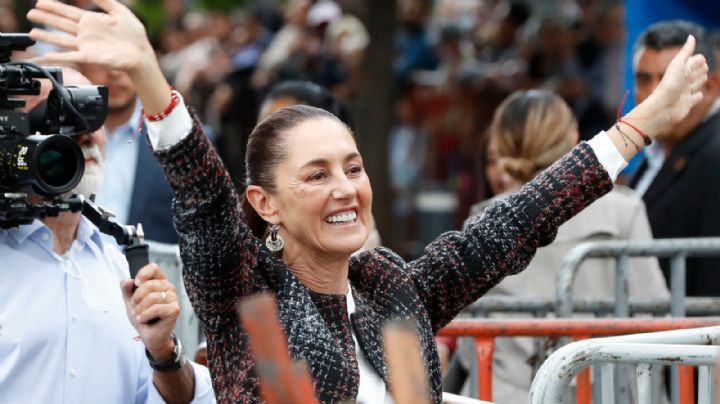 Claudia Sheinbaum presenta el emblema de su gobierno
