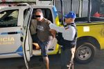 Detienen a hombre por golpear a su mamá en Monterrey