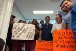 Trabajadores del ISSSTE protestan contra presuntos abusos de directivos