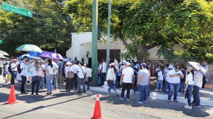 Trabajadores del PJF protestan frente a la Casa de Gobierno en Ciudad Victoria 