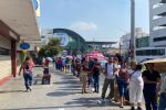Largas filas para compras del regreso a clases en Monterrey