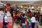 Siguen ‘compras de pánico’ un día antes del regreso a clases