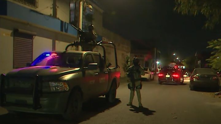 Matan a 3 hombres afuera de su casa en Escobedo