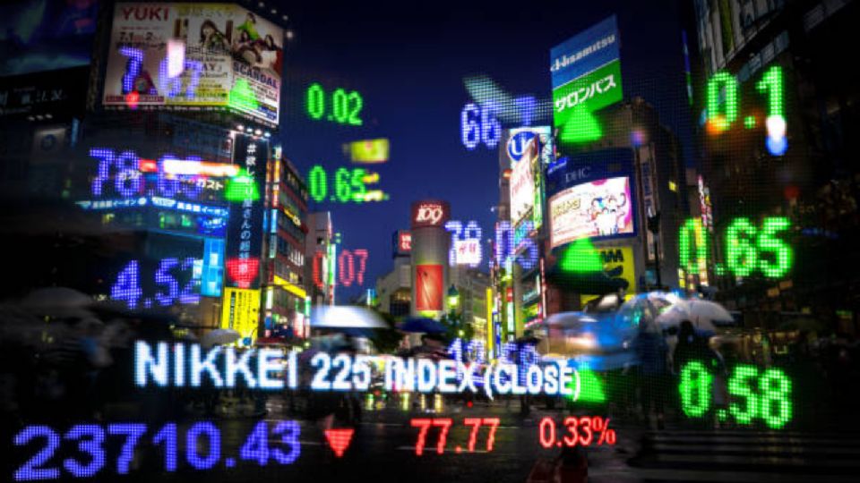 La Bolsa de Tokio se recupera un 10% en su apertura del martes 6 de agosto.