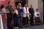 AMLO premia a Deportistas Olímpicos y Paraolímpicos con estímulos económicos