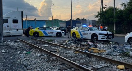 Choque entre 2 autos colapsa vialidad en Manuel L. Barragán, en Monterrey