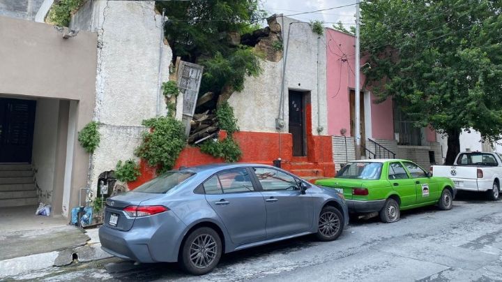Casas en el centro de Monterrey peligran por derrumbes