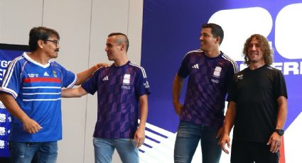 Leyendas del fútbol conviven con aficionados en Monterrey previo al gran partido