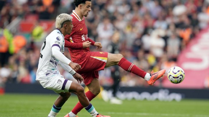 Luis Díaz despedaza al Bournemouth de Julián Araujo