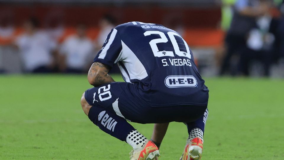 Vegas se suma a la lista de expulsados en Rayados: ¿Qué está pasando en el 'Gigante de Acero'?