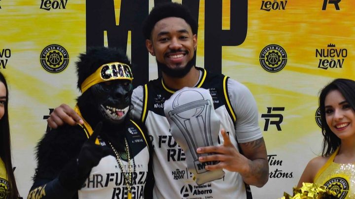Fuerza Regia vence a Santos y se afianza en el liderato de la LNBP
