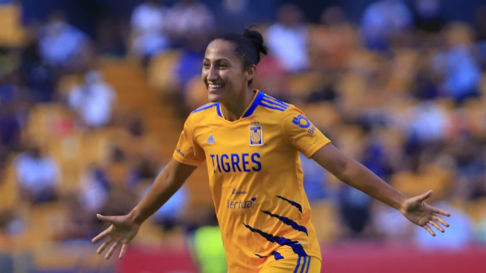 Stephanie Mayor es, actualmente, la máxima anotadora en la historia de Tigres Femenil.