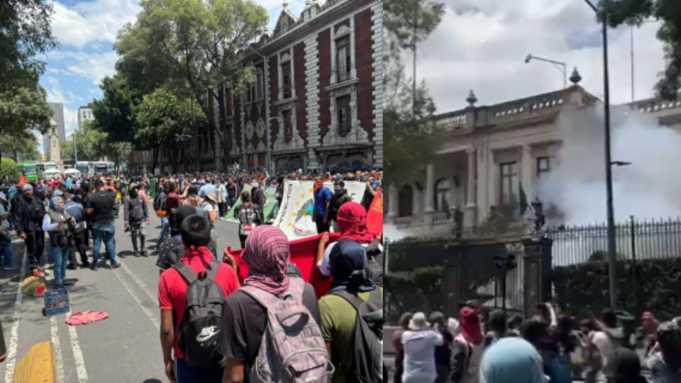 Manifestantes afuera de la Secretaría de Gobernación.