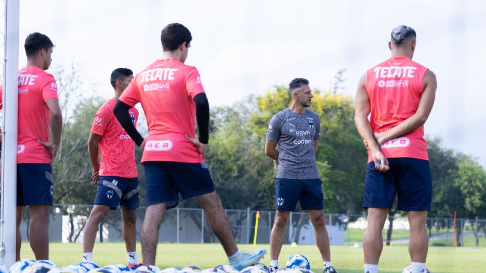 El equipo de Monterrey comenzó sus entrenamientos con miras al partido frente a Chivas