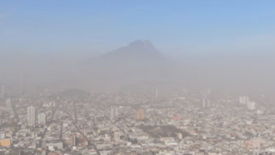 Ambientalista capitalino sugiere a NL una Comisión Ambiental financiada por verificaciones vehiculares