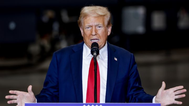 Trump promete eliminar los permisos humanitarios para migrantes