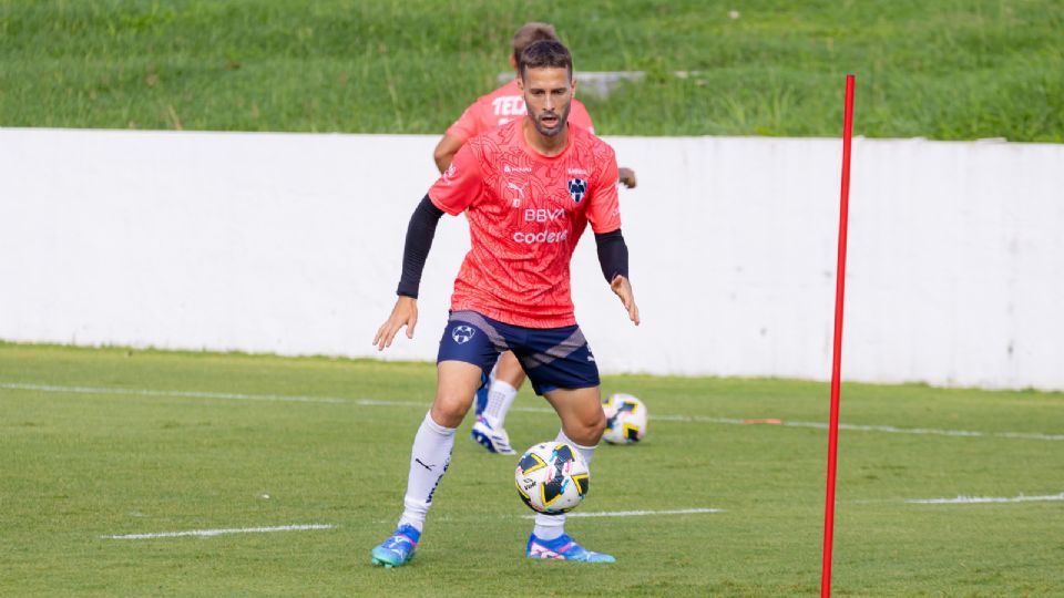 Canales, figura de Rayados, busca repetir su gran actuación en el Estadio Akron.