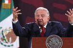 Hicimos todo lo posible: AMLO se despide de familiares de Ayotzinapa